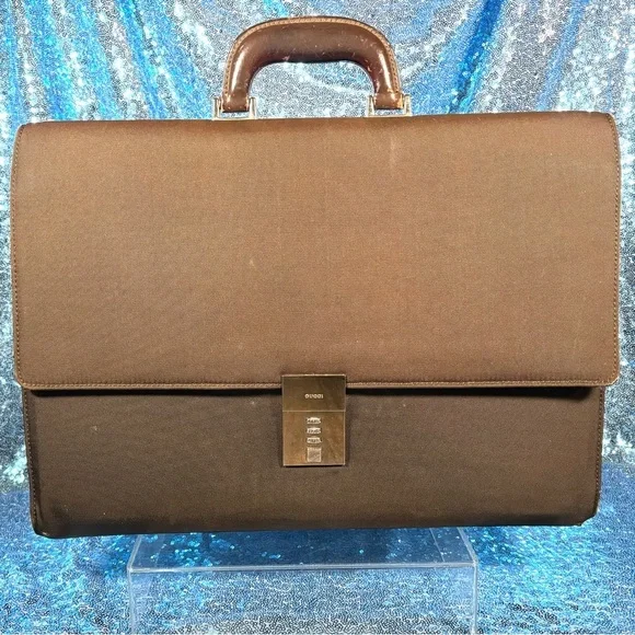 SALE TODAY - SUNDAY. Gucci Brown Leather Briefcase. Discounted Shipping - Picture 1 of 14